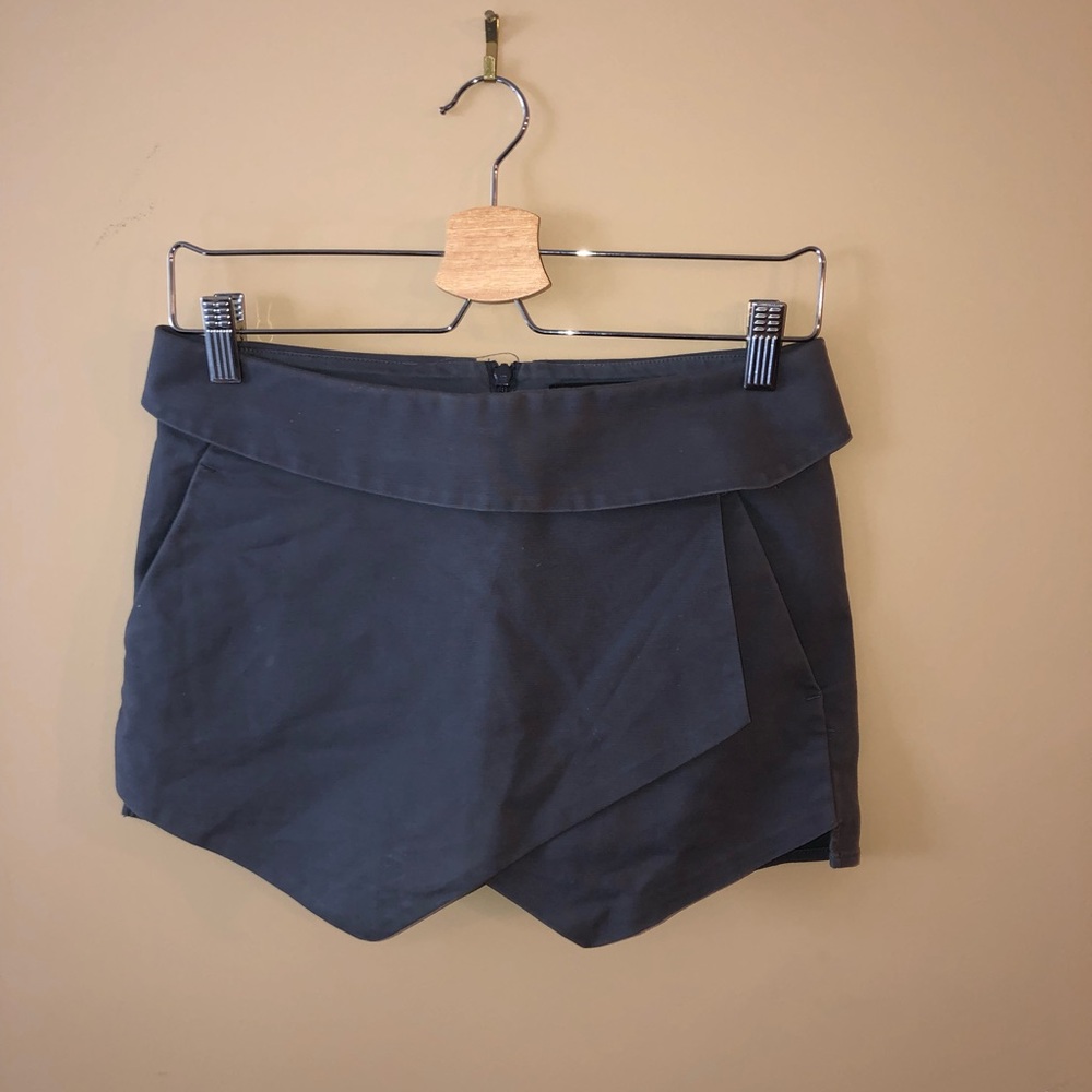 Grey talula skort size 2.
